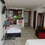 LOW COST Conquistador-Laguito